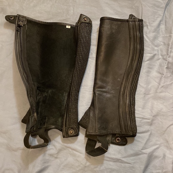 Equestrian horseback riding black leather half chaps - Picture 3 of 5